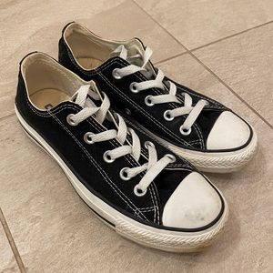 Black converse sneakers